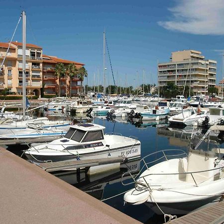 Hotel Du Port Canet-en-Roussillon Exterior photo