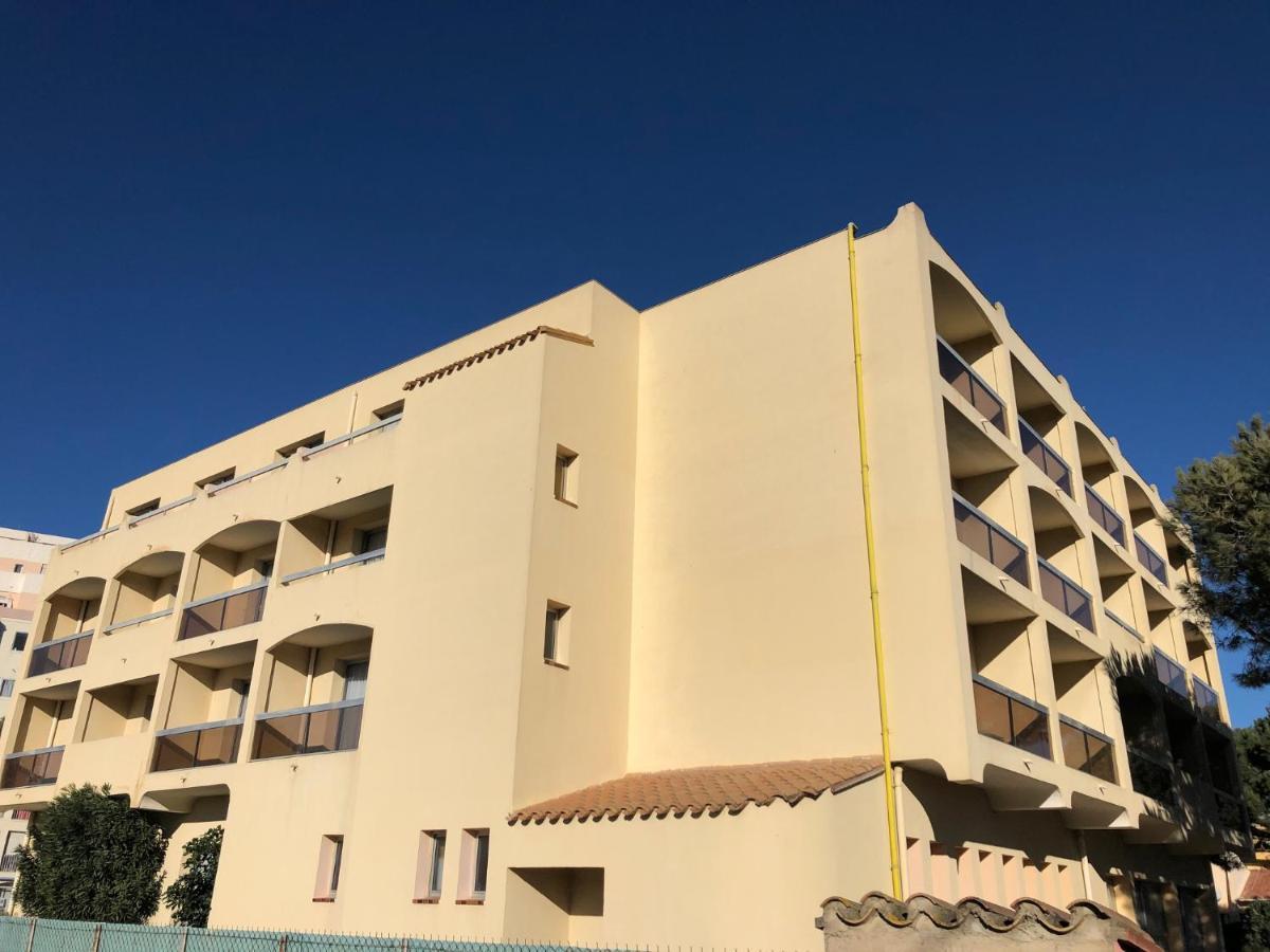 Hotel Du Port Canet-en-Roussillon Exterior photo